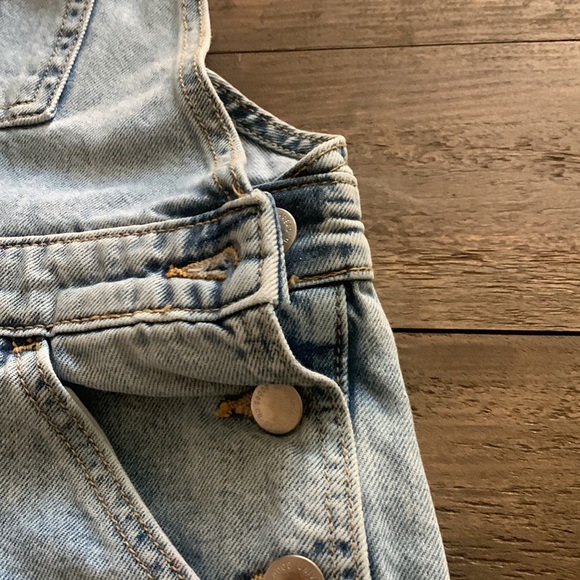 Universal thread short overalls - Picture 2 of 6